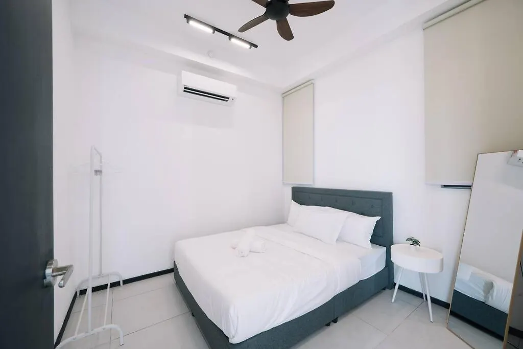 New Infinity Pool Seaview 3Bedrooms 2Carparks Jelutong 0*,  Malaysia