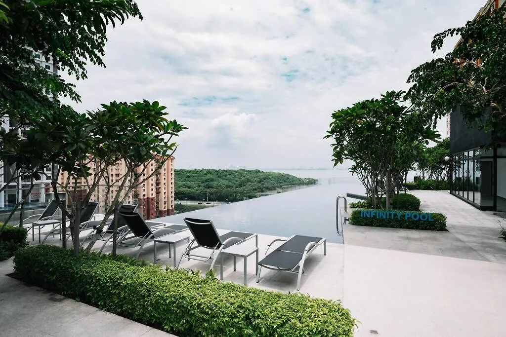 Apartment New Infinity Pool Seaview 3Bedrooms 2Carparks Jelutong Malaysia